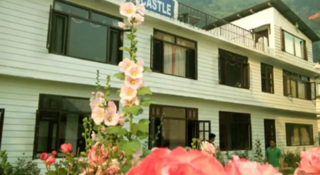 Hotel Manali Castle, Забронировать Отель Отели Манали с парковкой, Парковка