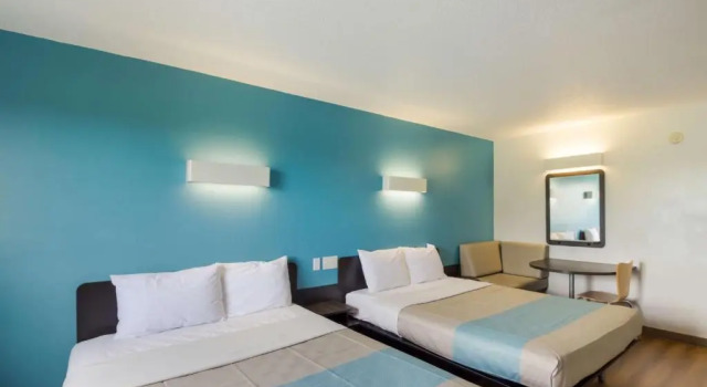 Четырёхместный номер Deluxe Motel 6-Rothschild, WI