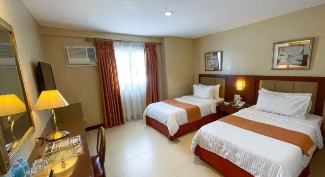 Двухместный номер Standard Royal Garden Hotel