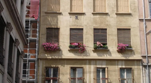 Chambres Les Soyeuses, Rezerwuj Hotel Hotele w Rhône z parkingiem, Parking