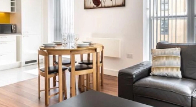 Impeccable 2-bed Apartment in Reading, Varaa Huoneisto Asunnot kohteessa Merseyside, Huoneisto
