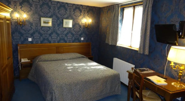 Семейный номер Standard Logis Hôtel Belle Epoque