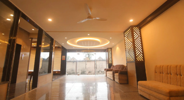Teertham Hotel, Rezervovat Hotel Rāiwāla Uttarakhand
