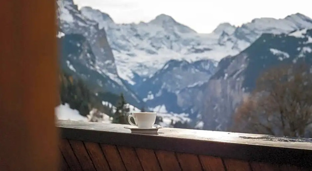 Номер Classic с балконом Hotel Silberhorn - Residences & Spa Wengen