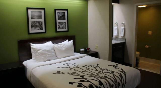 Двухместный номер Standard Sleep Inn near Great Lakes Naval Base