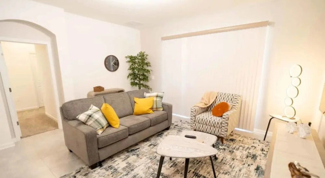 Коттедж Luxurious Townhouse With Themed Rooms Near Disney