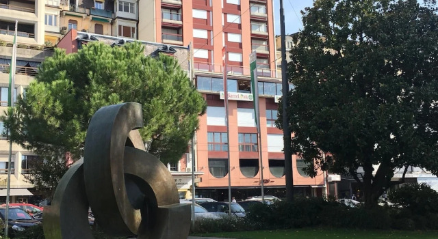 citycentre lake view apartment, Забронировать Апартаменты/квартира Отели Монтрё с парковкой, рядом с Выставочный центр Монтрё, Парковка