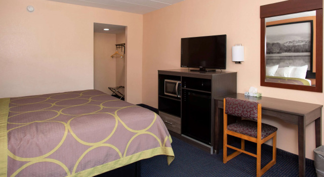 Super 8 by Wyndham Black Mountain Asheville East, Забронировать Мини-отель Блэк-Маунтин Северная Каролина
