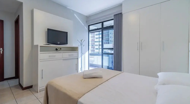 Апартаменты Apt w/ Balcony 150m From Sea Meia Praia Rcb405