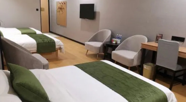 Трёхместный номер Standard GreenTree Inn Yixing Zhangzhu Express Hotel