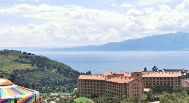 Yuexing Tinghuyuan Guesthouse, Prenota Hotel Hotel a Yunnan con parcheggio, Parcheggio