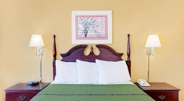 Travelodge by Wyndham Chambersburg
