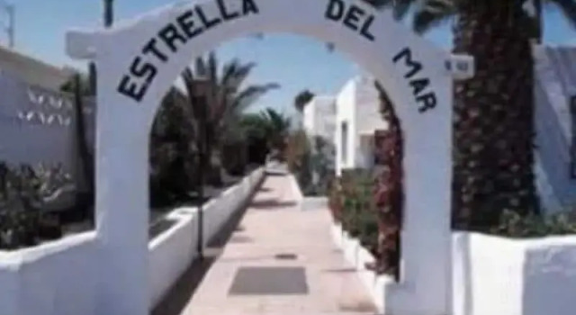 Estrella Del Mar 8. 1 Bedroom Villa with Pool and Gardens 300 metres from the beach, Забронировать Отель Отели Канарских островов с бассейном, Бассейн