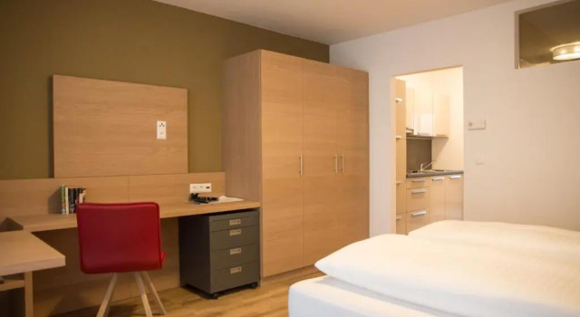 Kirchenplatz 5, Book Hotel  
