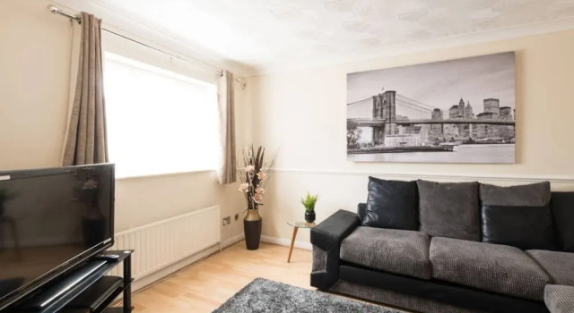 3 Bedroom House in Canning Town With Parking, Varaa Huoneisto Asunnot kohteessa Merseyside, Huoneisto