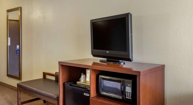 Comfort Inn & Suites Rochelle - DeKalb, Забронировать Отель Отели Иллинойс 4 звезды, 4*
