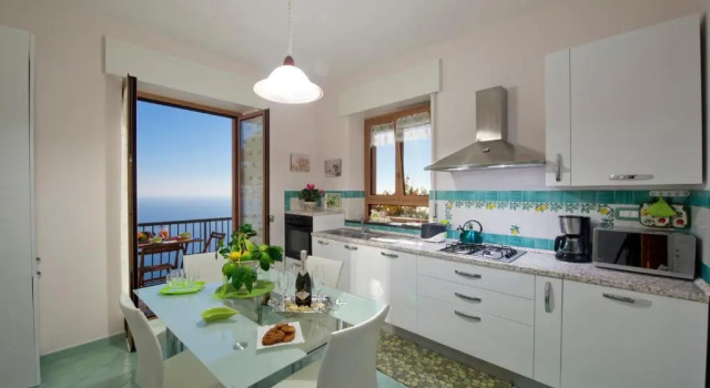 Апартаменты с 2 комнатами с балконом и с видом на море Calipso Residence