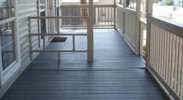 Коттедж с 2 комнатами Capricorn Beach House Vacation Rental