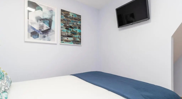 Perfect 1 bed in Chiado with AIRCON, Забронировать Отель Санта-Мария-Майор Лиссабон, рядом с Money Museum