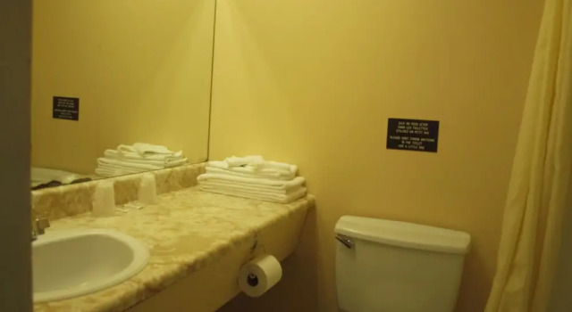 Четырёхместный номер Standard Motel Beloeil