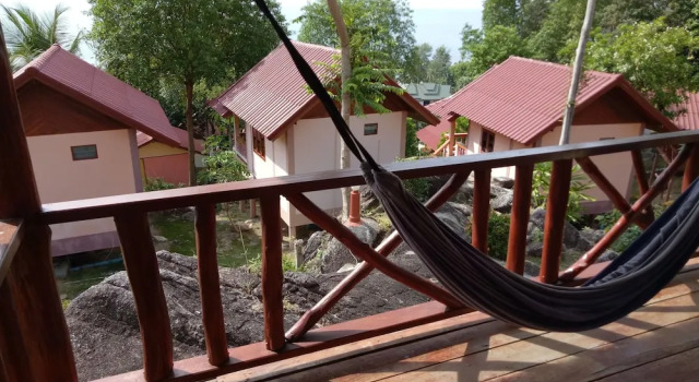 Бунгало Standard с балконом J.B.Hut Bungalows