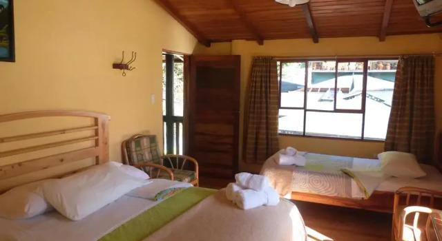Трёхместный номер Standard с балконом и с красивым видом из окна Isla de Baños Hosteria y Spa