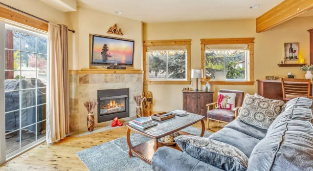 Коттедж Luxury Condo in Leavenworth - Walk to Everything