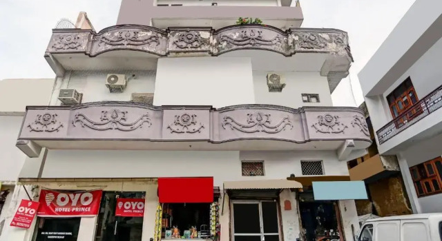 Oyo 81119 Hotel Prince