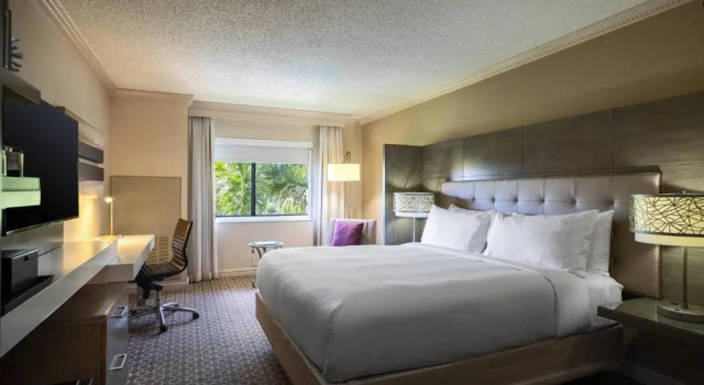 Номер Standard Renaissance Boca Raton Hotel