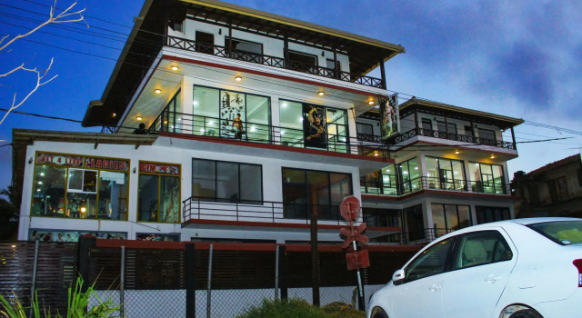 Cozy Sea View Inn