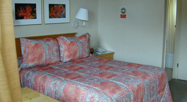 Beachcomber Inn, Prenota Hotel Del Monte Forest Stati Uniti