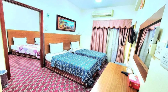 Четырёхместный номер Deluxe с балконом Al Arraf Hotel