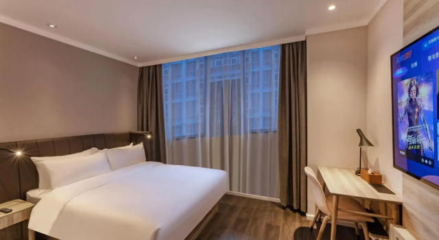 Home Inn, Book Hotel Hotels in Taizhou with a Pool, Swimming Pool