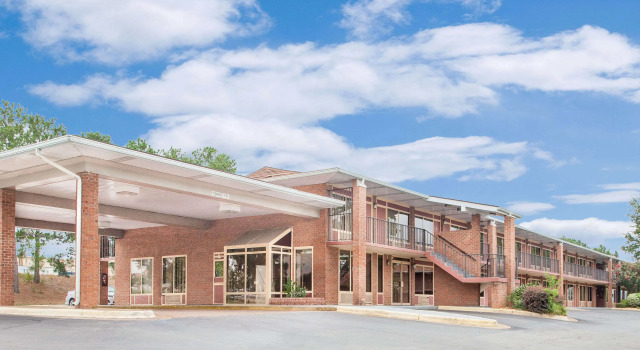Days Inn by Wyndham Benton, Boek Hotel Hotels in Missouri met zwembad, Zwembad