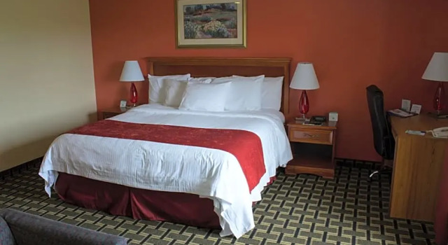 Двухместный люкс Baymont Inn and Suites Springfield