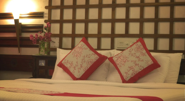 Hotel Ambadi, Забронировать Отель Отели штата Кералы 3 звезды, 3*