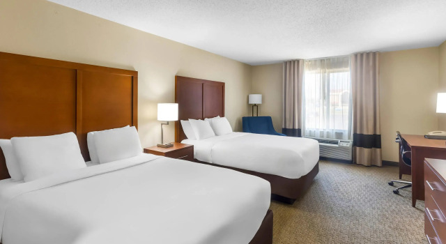 Четырёхместный номер Standard Comfort Inn & Suites Sikeston I-55