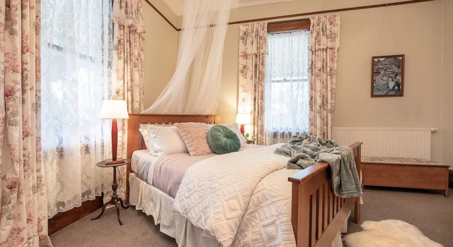 Двухместный люкс Luxury The Fern & Thistle Boutique Accommodation- Drinks, Hotpool, Sauna