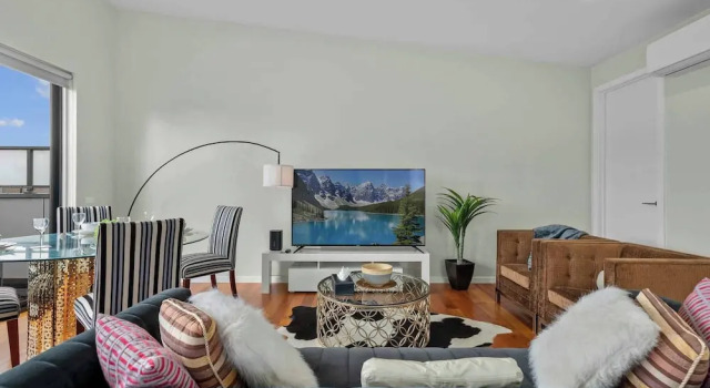 Коттедж Luxurious 3-bedroom Townhouse in Charming Maidstone 7 KM TO CBD