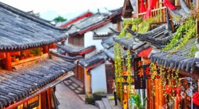 Lijiang Yumanlou Inn, Забронировать Отель Лицзян Юньнань, рядом с Улица Сквер-стрит Древнего города Даянь