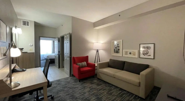 Двухместный люкс c 1 комнатой Country Inn & Suites by Radisson, Valdosta, GA