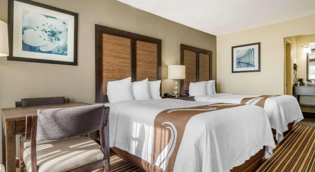 Четырёхместный номер Standard Motel 6 Charlotte, NC   Airport South