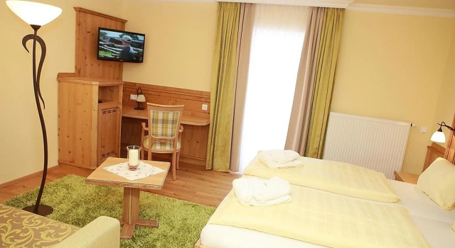 Hotel Kornock, Забронировать Отель Отели Туррахер-Хёэ 3 звезды, рядом с Горнолыжный подъемник Юбунгсвизенлифт, 3*