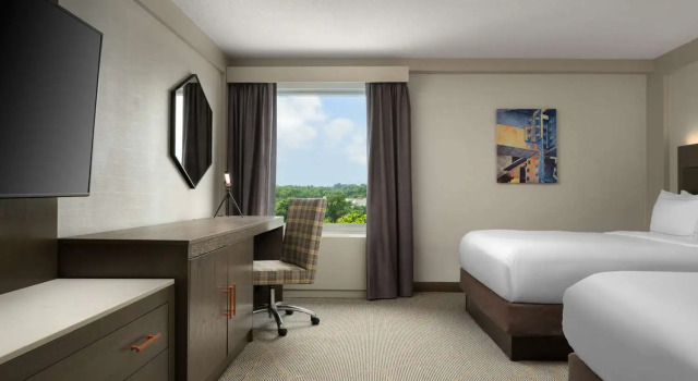 Четырёхместный номер Standard DoubleTree by Hilton Pittsburgh Airport