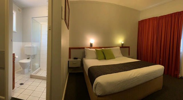 Номер Deluxe Orana Windmill Motel