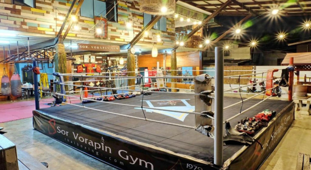 Sor Vorapin Muay Thai Gym and Home by ZUZU, Забронировать Отель Талингчан Бангкок