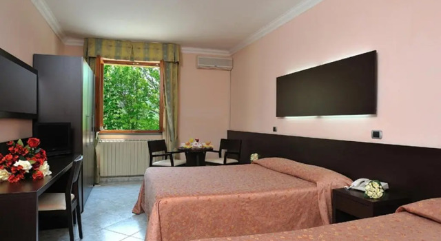 Трёхместный номер Standard Hotel La Meridiana