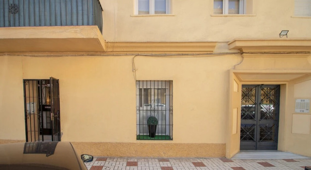 Seaside 2 Bedrooms By the Center, Забронировать Апартаменты/квартира Малага - центр Малага, рядом с Sanctuary of the Nazarene
