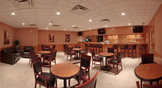 Embassy West Hotel & Cenference Center, Book Hotel SPA-hoteller i Ontario, SPA