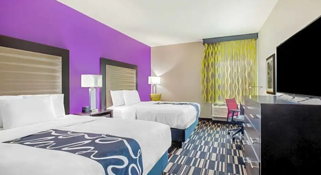 Четырёхместный номер Deluxe La Quinta by Wyndham McAllen Convention Center